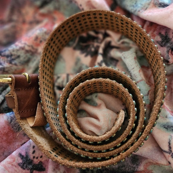 Amsterdam Heritage Vintage Style Genuine Leather Belt with Turquoise Brass Studs - Picture 3 of 6